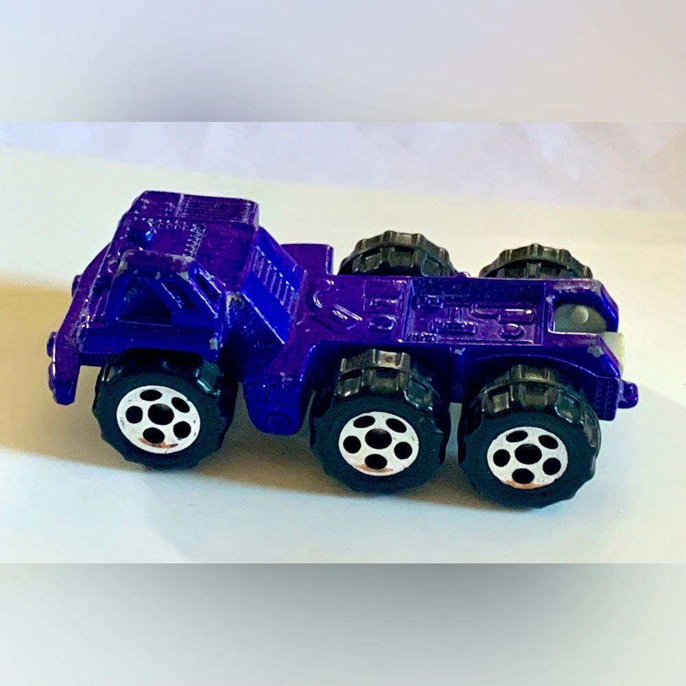 🟪 Matchbox 2004 Purple Truck Bed Made by Burger King - Picture 2 of 5
